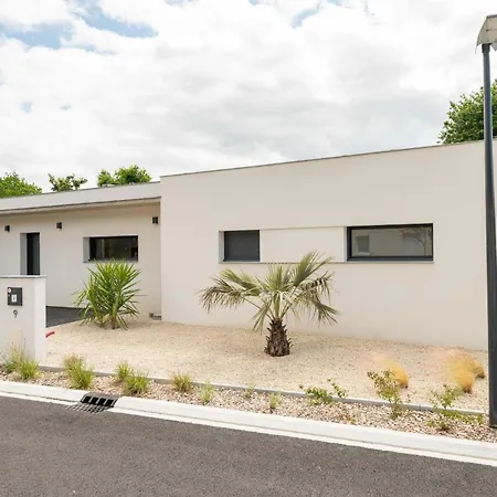 Villa 4 Avec Piscine Chauffee, La Palmyre Les Mathes, 8pers Les Mathes